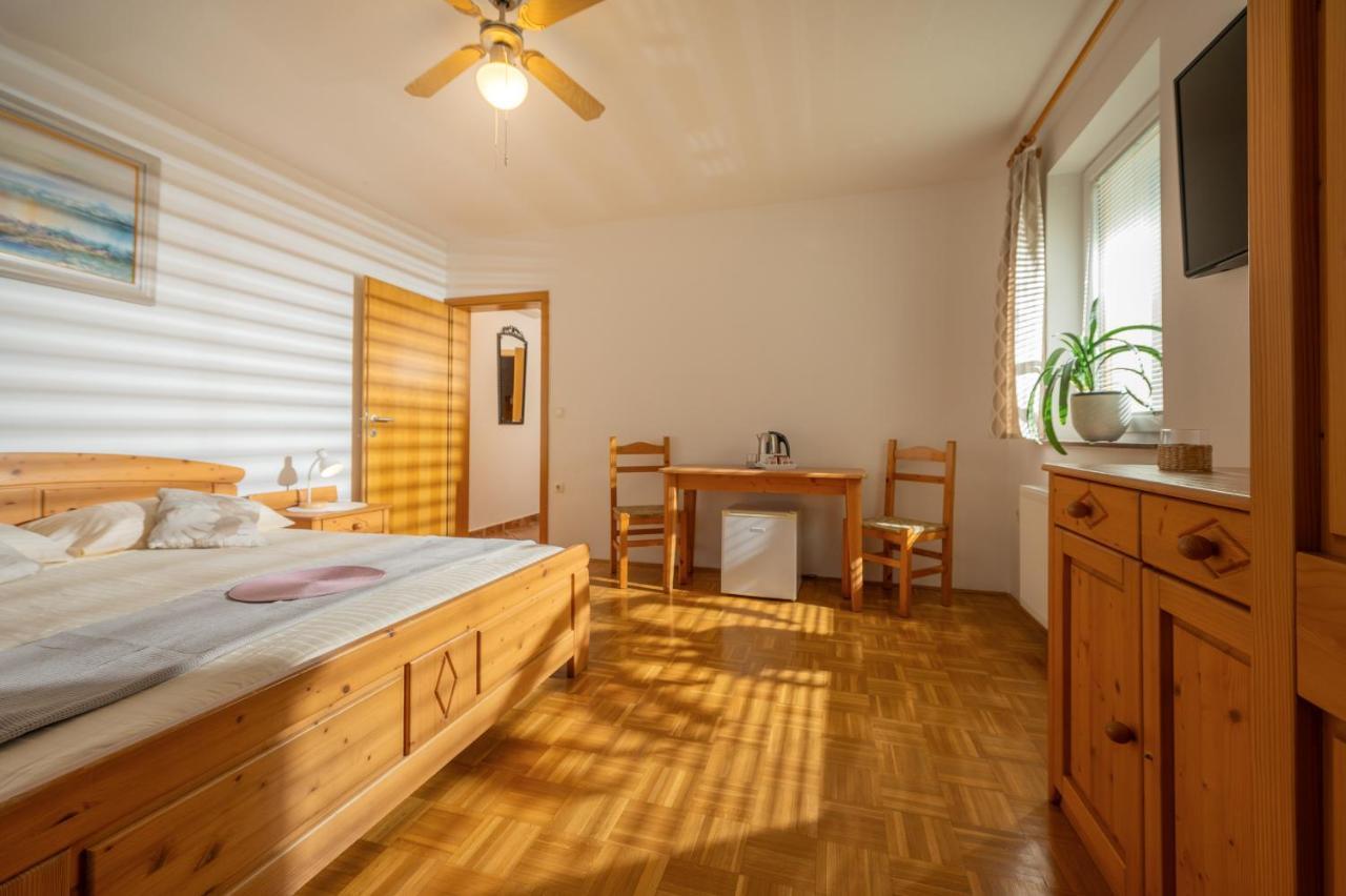 Rooms & Apartments Pr Matjon 布莱德 外观 照片