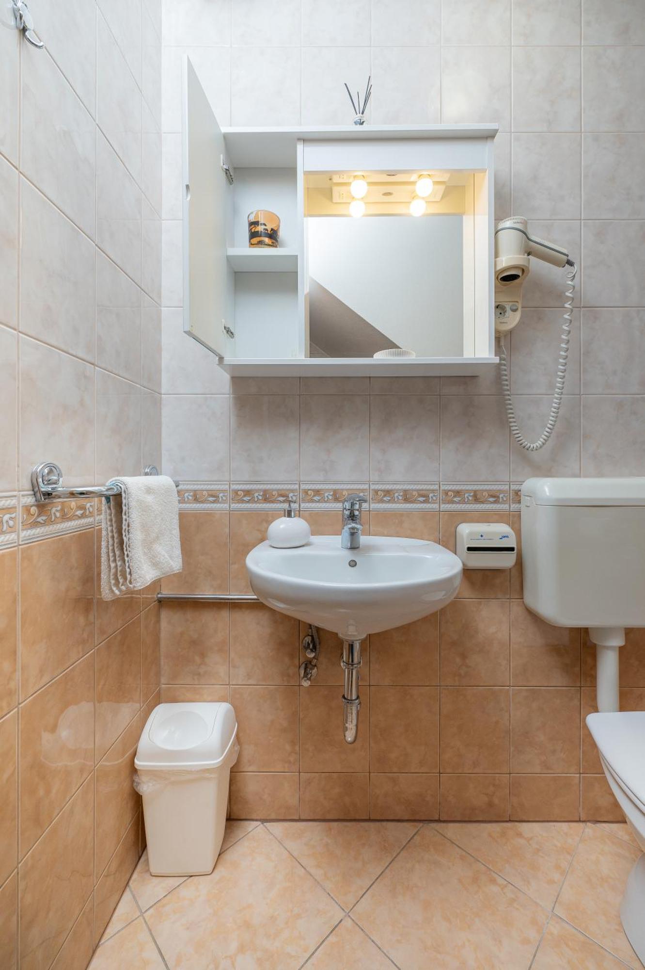 Rooms & Apartments Pr Matjon 布莱德 外观 照片