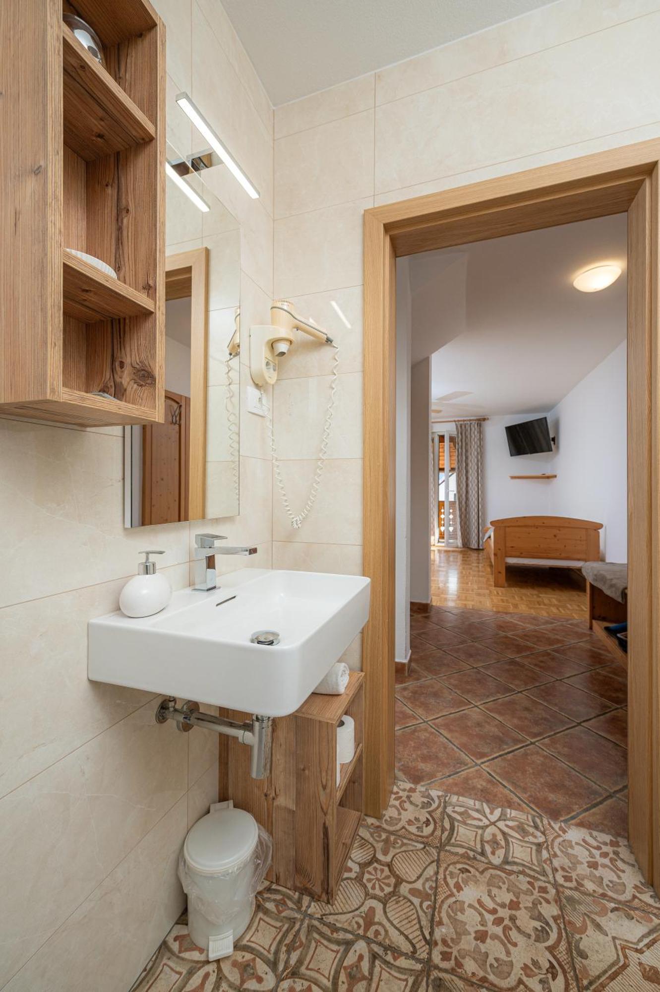 Rooms & Apartments Pr Matjon 布莱德 外观 照片
