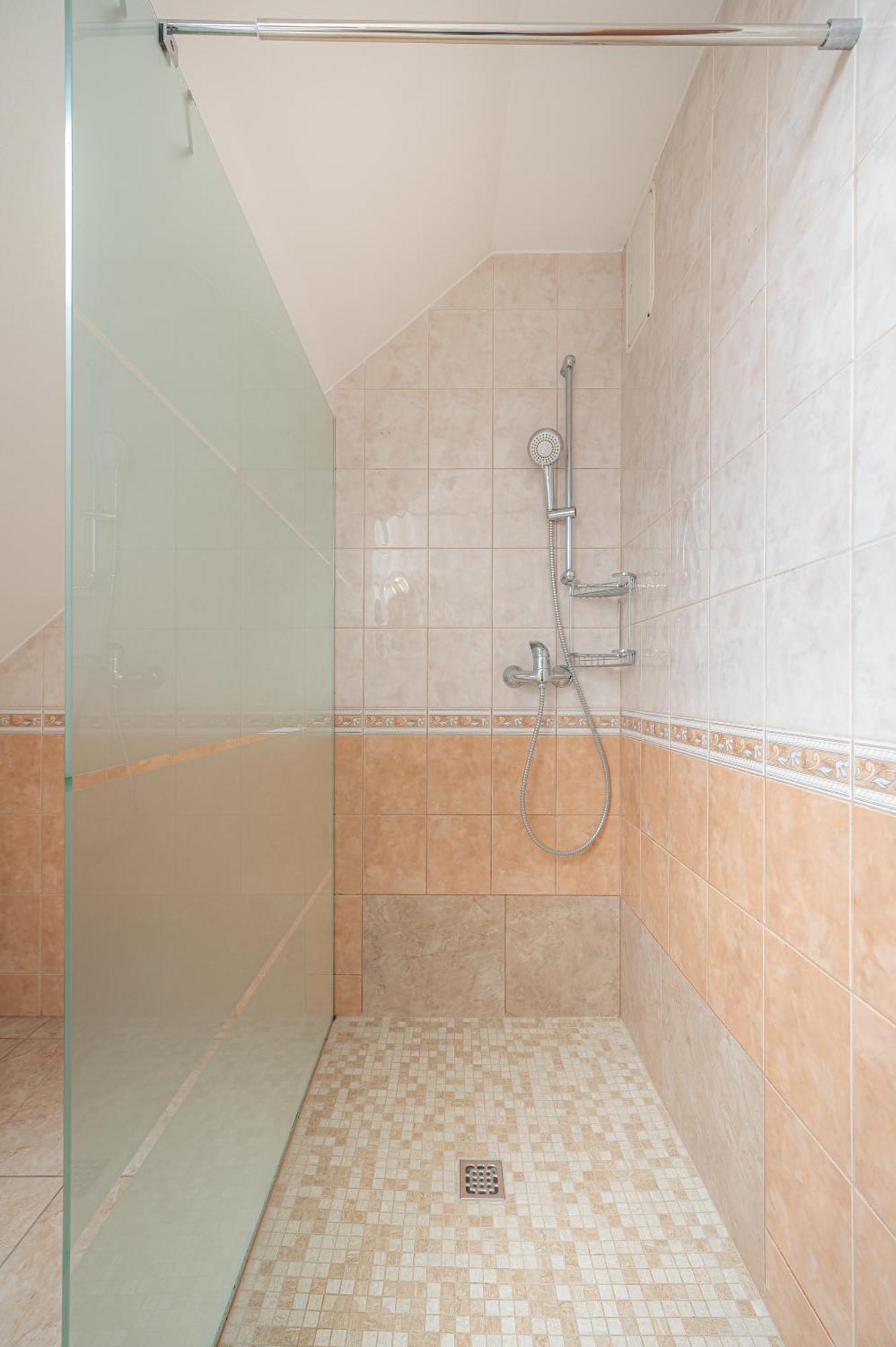 Rooms & Apartments Pr Matjon 布莱德 外观 照片